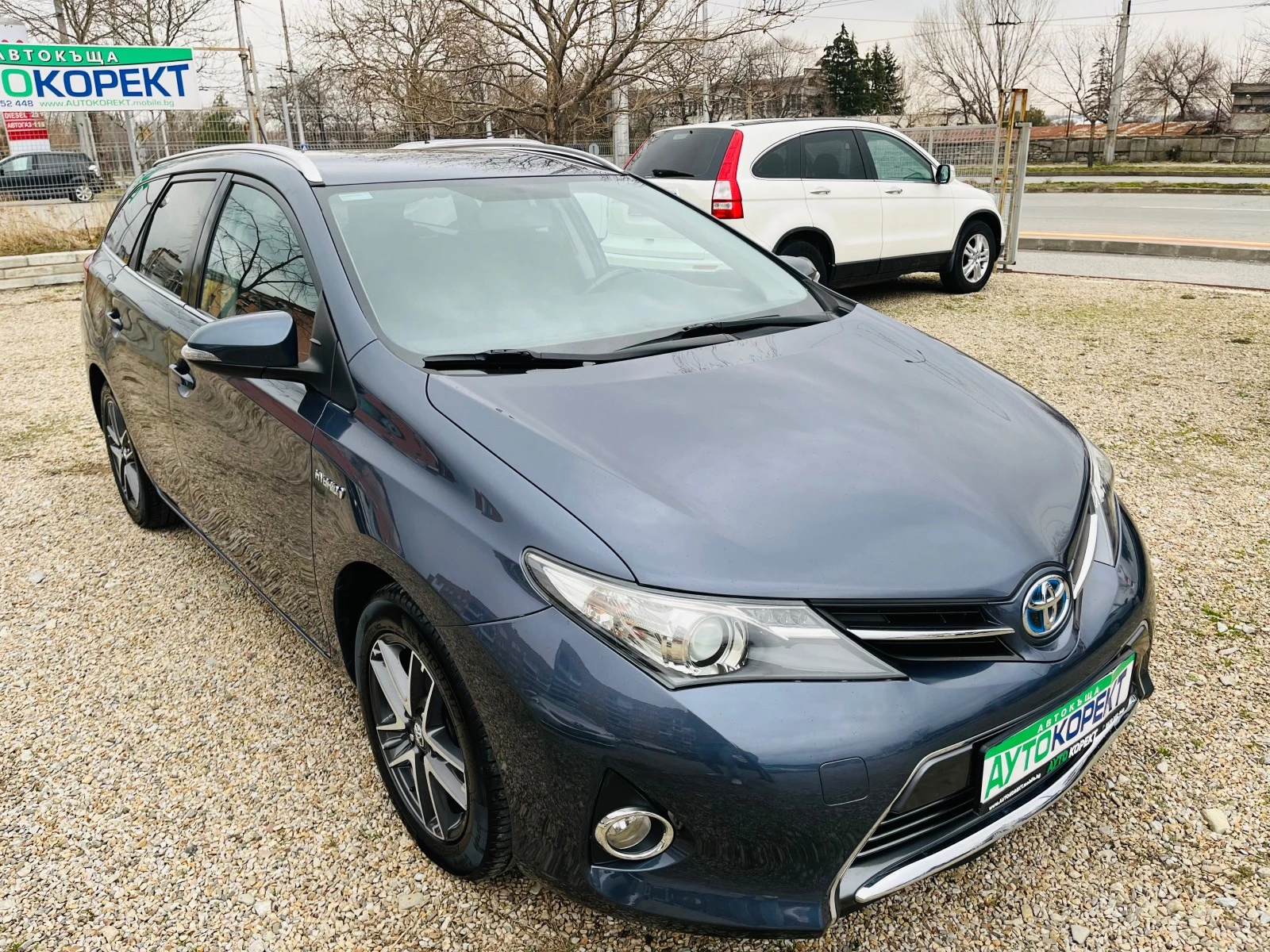 Toyota Auris 1.8 HIBRID КАТО НОВА - изображение 3