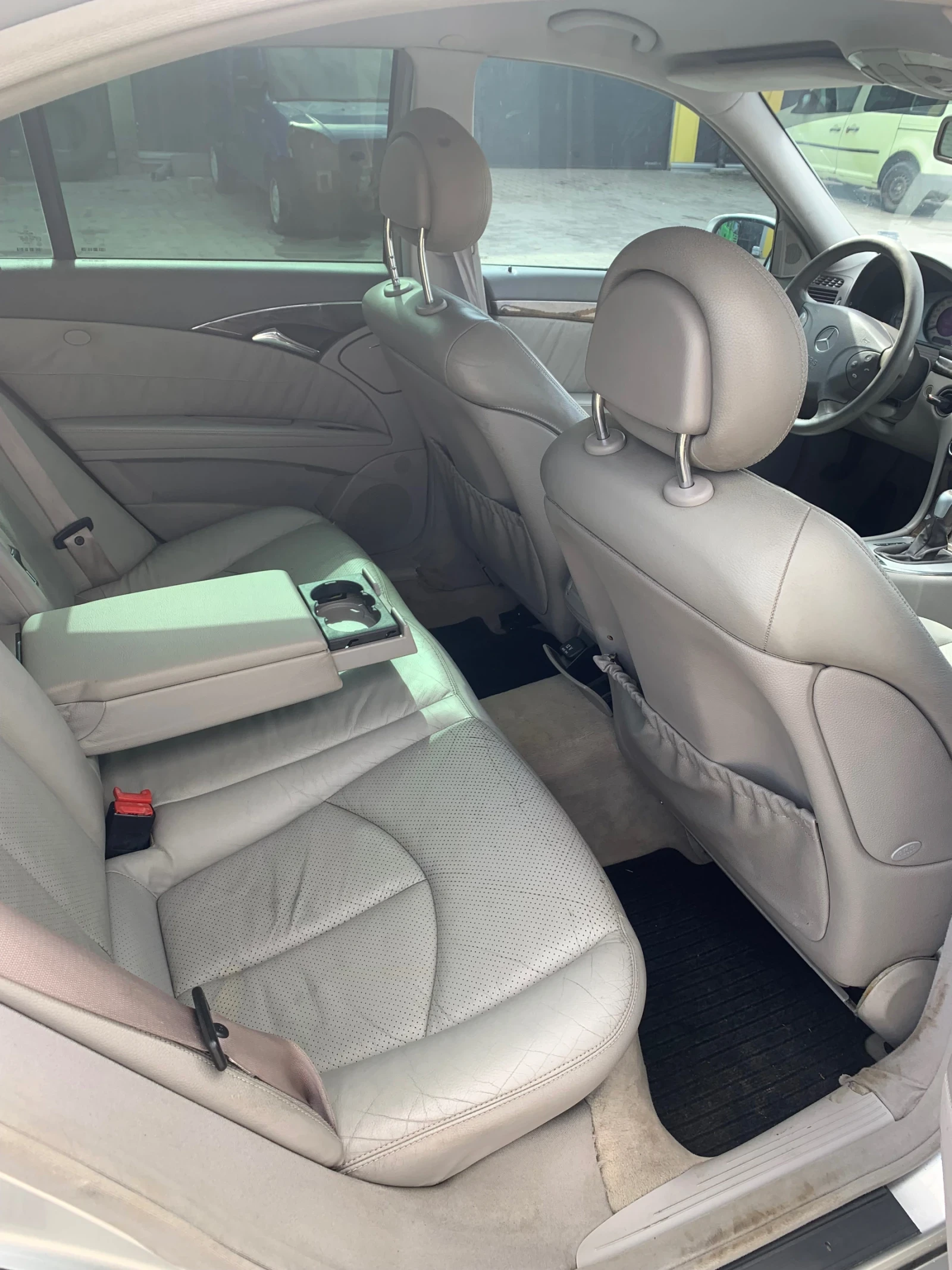 Mercedes-Benz E 270  - изображение 7