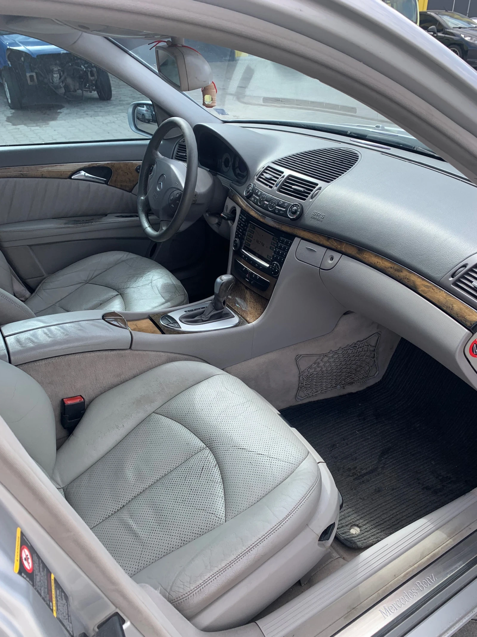 Mercedes-Benz E 270  - изображение 8