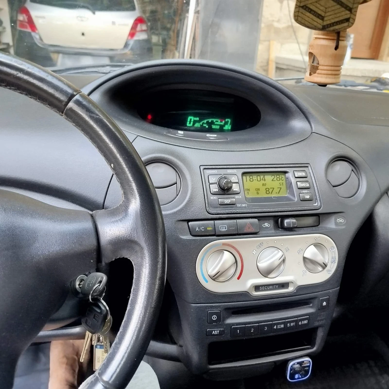 Toyota Yaris 1.4 D4D - изображение 9