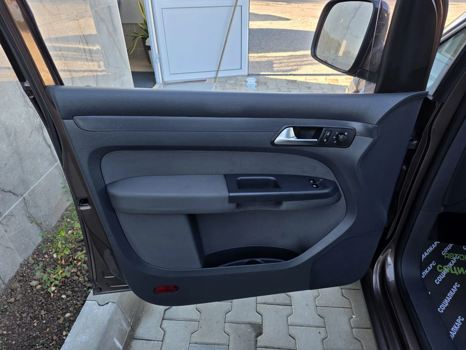 VW Caddy 1.6tdi maxi  - изображение 9