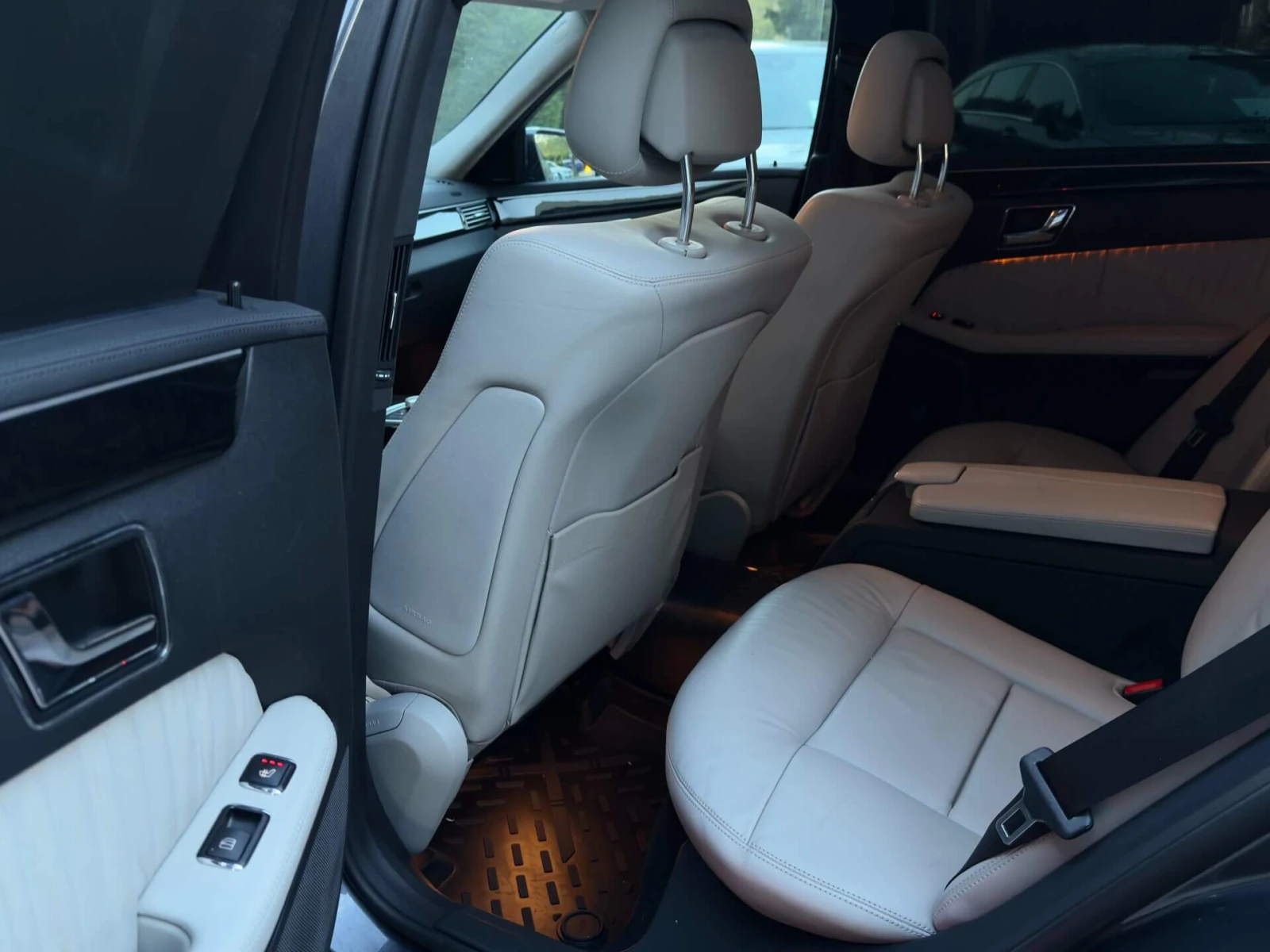 Mercedes-Benz E 350 AMG/4Matic/Ambient/Harman Kardon/Шибедах/Камера - изображение 7