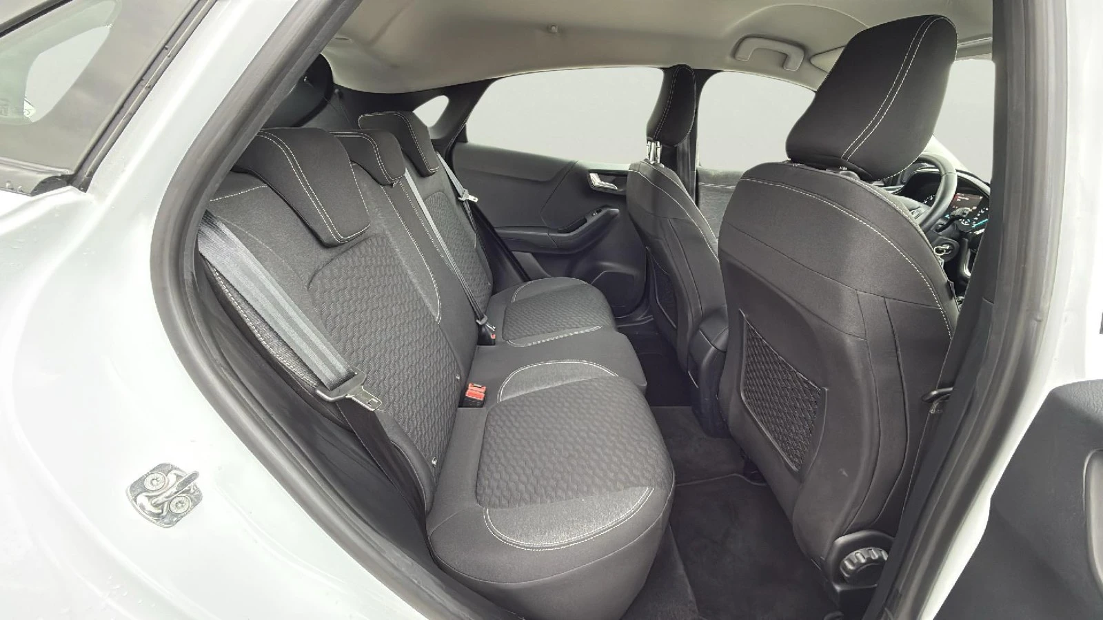 Ford Puma 1.0 EcoBoost, снимка 13 - Автомобили и джипове - 53728529