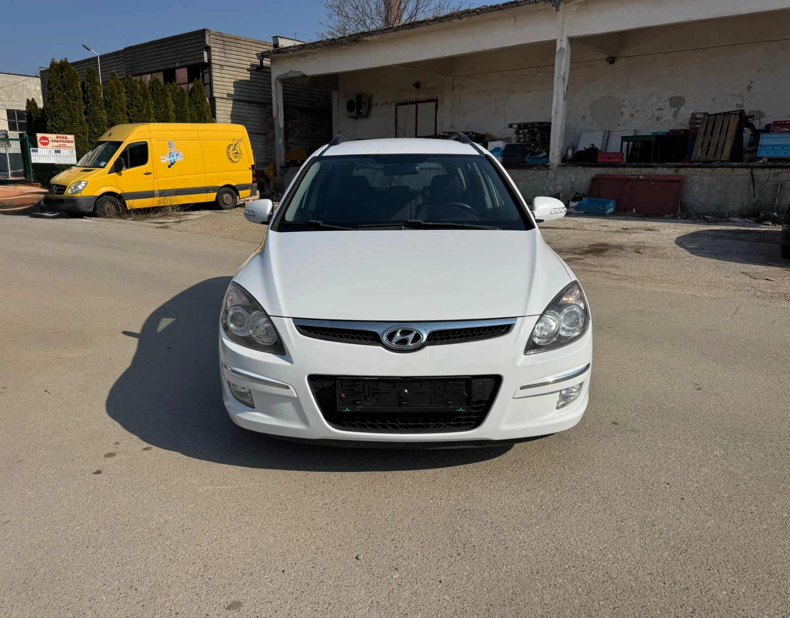 Hyundai I30 SW 1.6 CRDI KLIMA, снимка 2 - Автомобили и джипове - 53746396