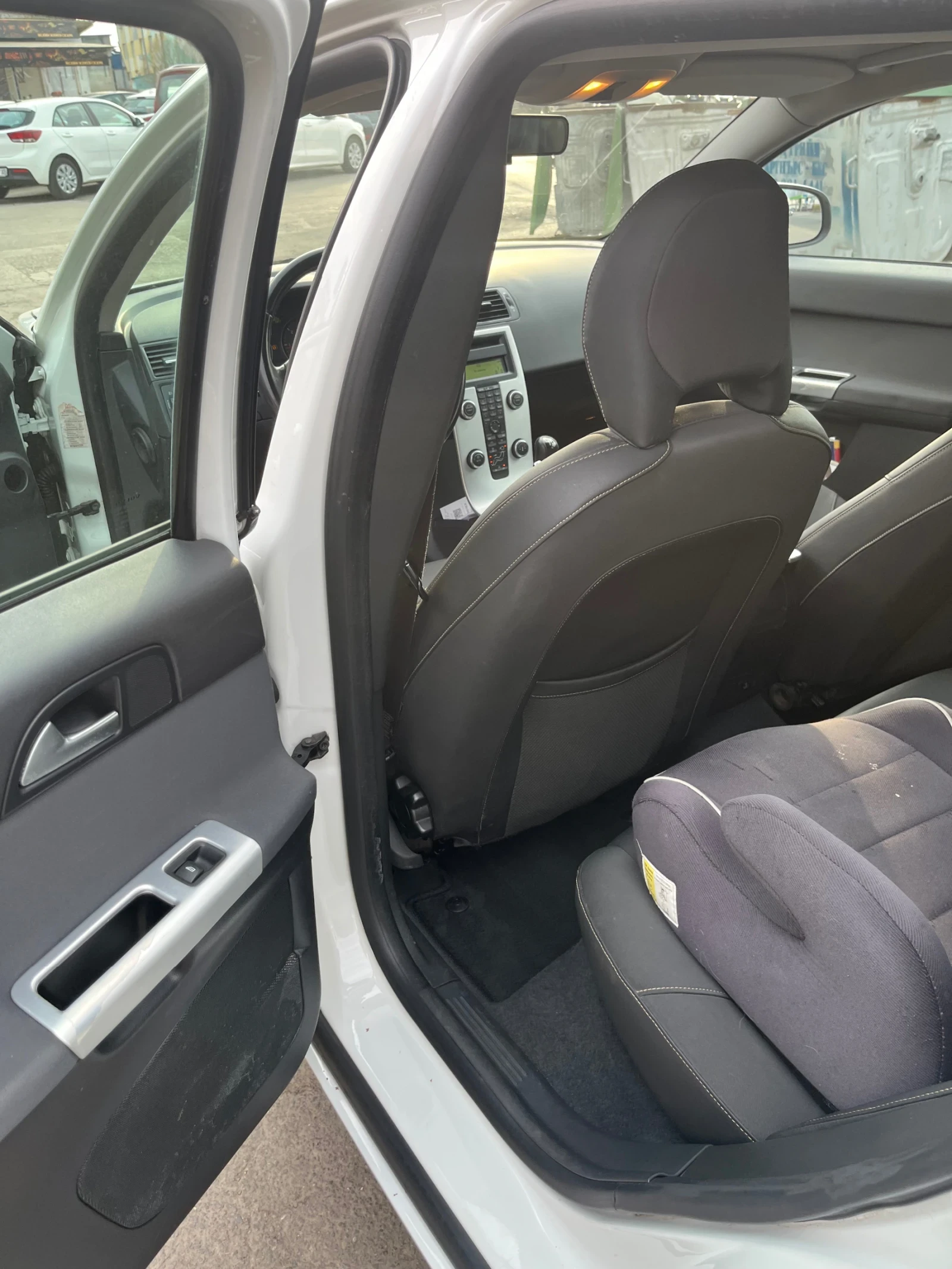 Volvo V50, снимка 9 - Автомобили и джипове - 53877898