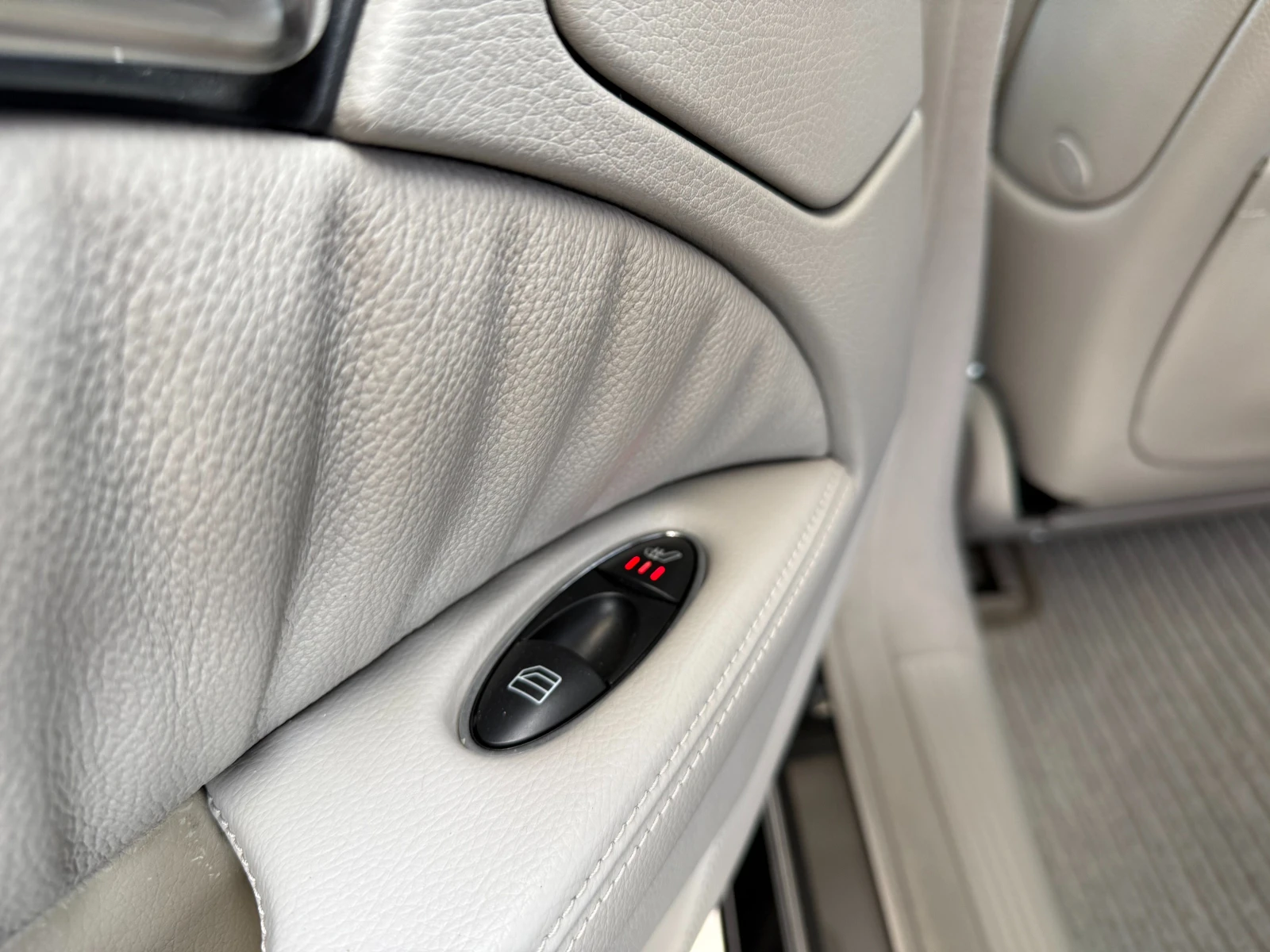 Mercedes-Benz E 320 Euro4/Avantgarde, снимка 11 - Автомобили и джипове - 54149755