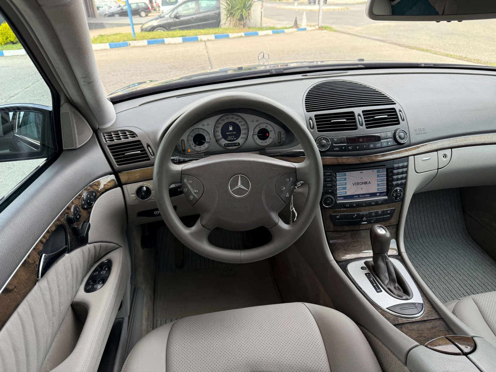 Mercedes-Benz E 320 Euro4/Avantgarde, снимка 9 - Автомобили и джипове - 54149755