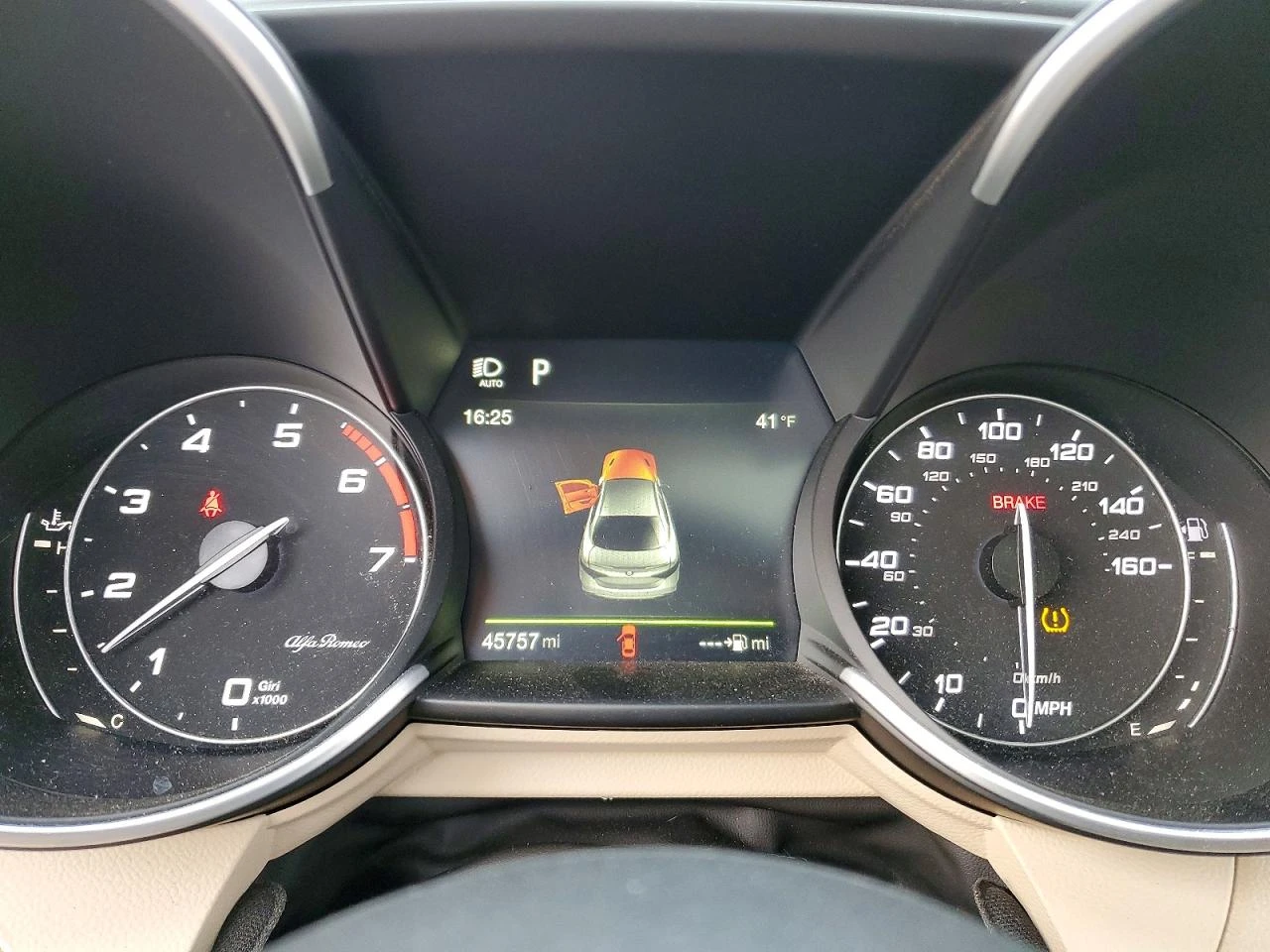 Alfa Romeo Giulia 2.0l Ti Q4, снимка 9 - Автомобили и джипове - 54384856