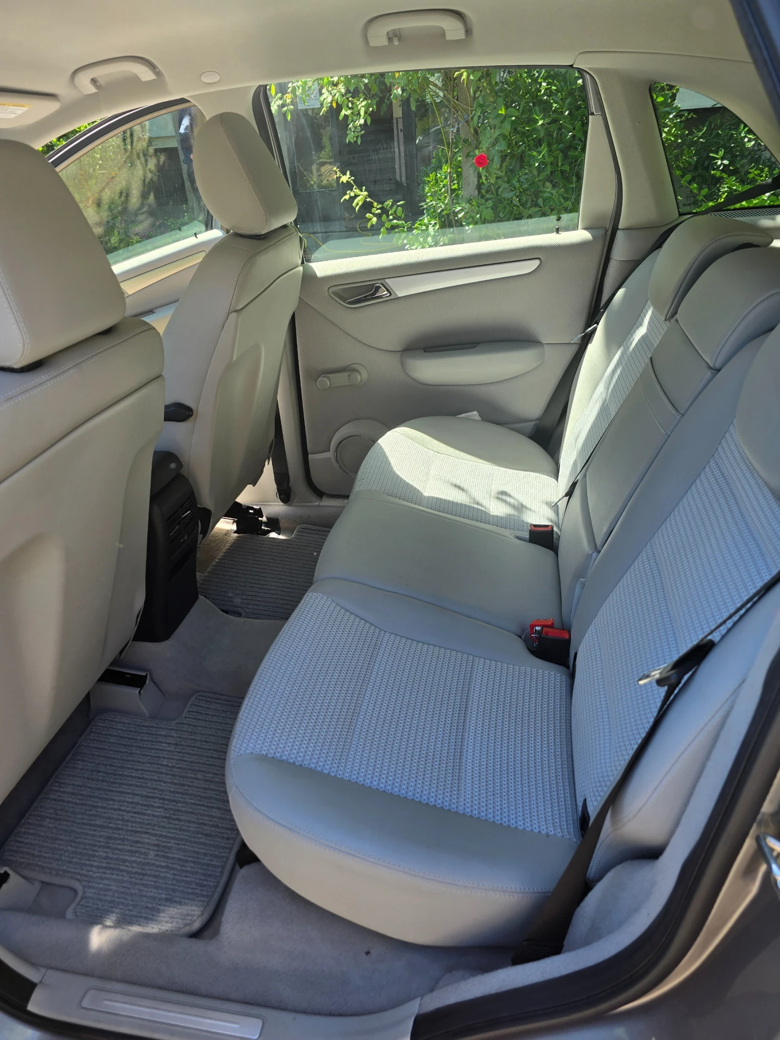 Mercedes-Benz B 200 CDI, снимка 5 - Автомобили и джипове - 54581657