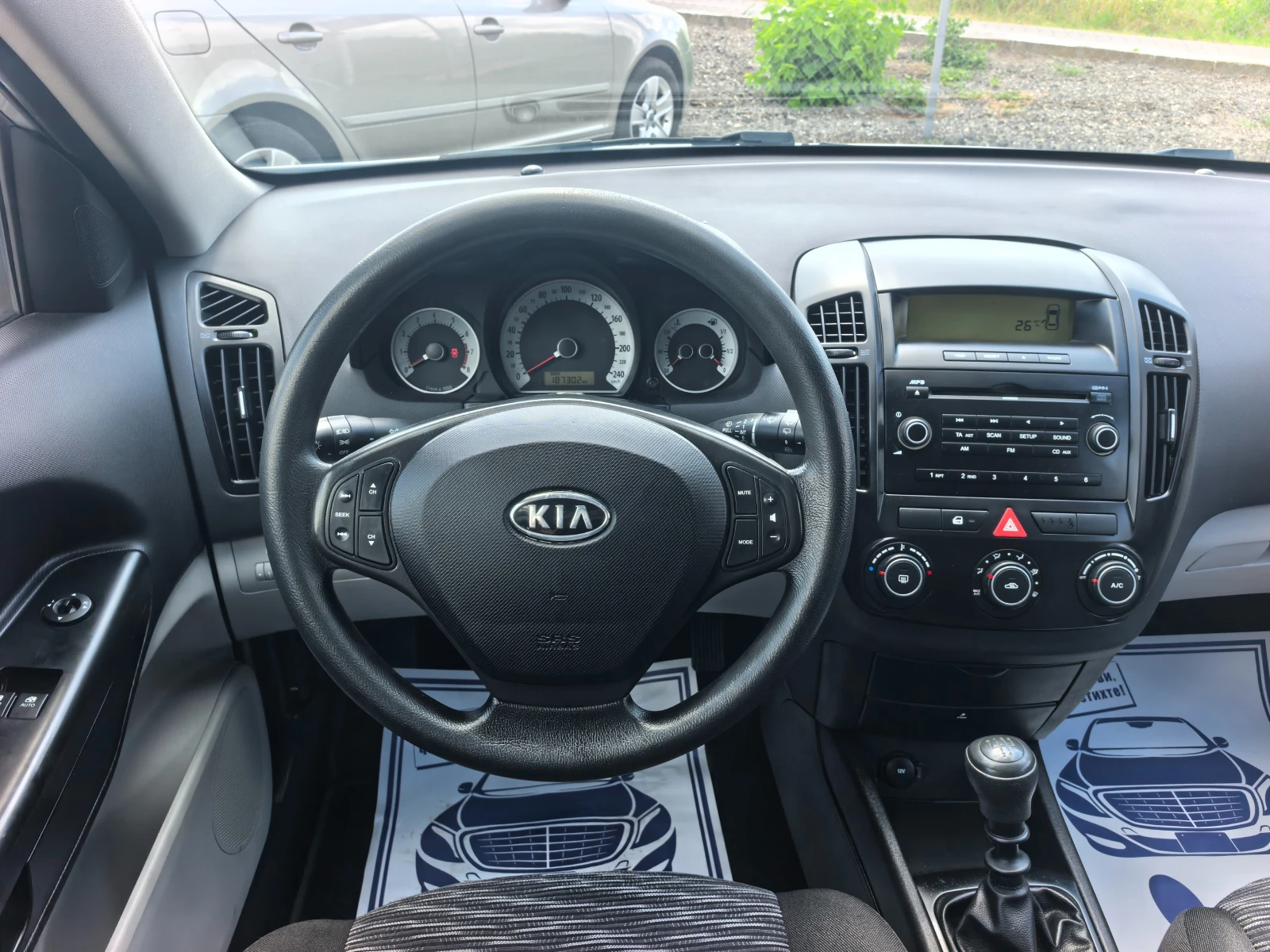 Kia Ceed 1.6i, снимка 14 - Автомобили и джипове - 54821978