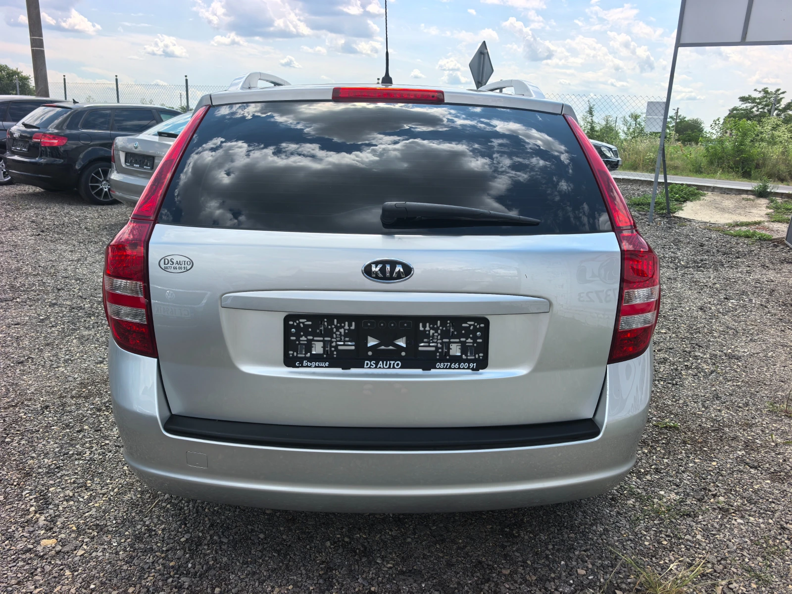 Kia Ceed 1.6i, снимка 4 - Автомобили и джипове - 54821978