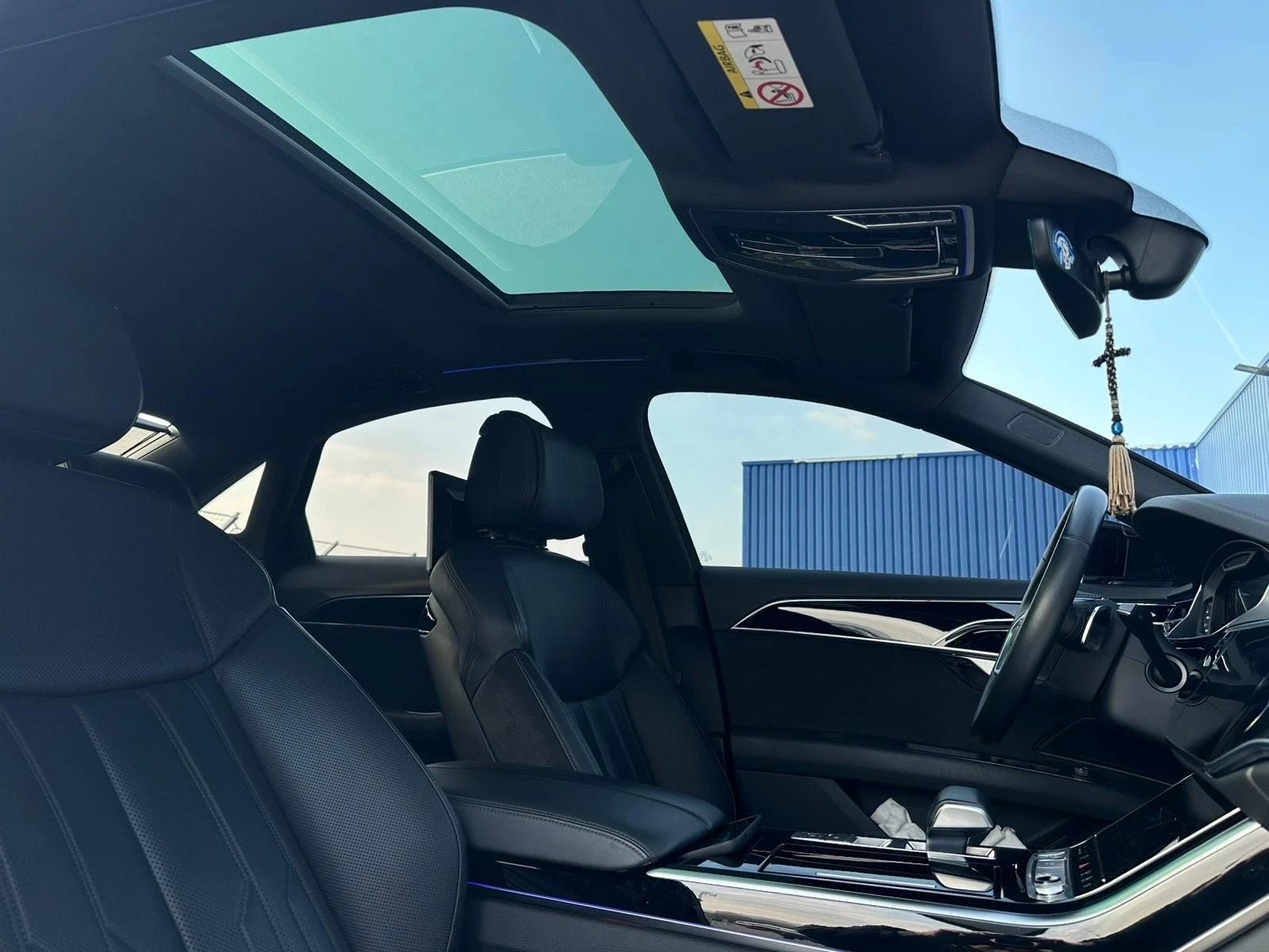 Audi A8 5.0TFSI 77 000км. ПЪЛНА СЕРВИЗНА ИСТОРИЯ* , снимка 12 - Автомобили и джипове - 55037723