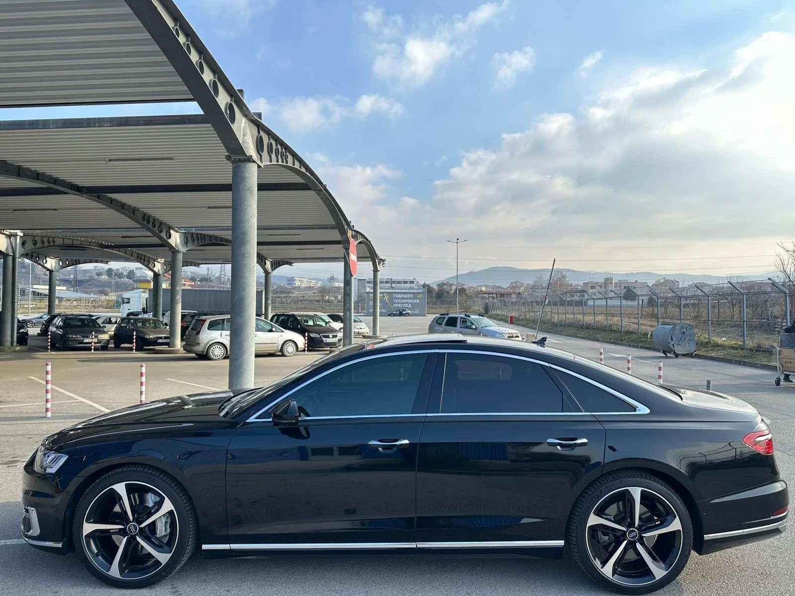 Audi A8 5.0TFSI, снимка 5 - Автомобили и джипове - 55037723