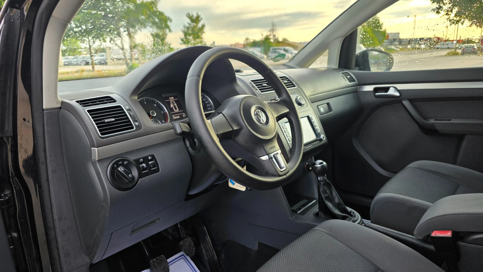 VW Touran ТОП СЪСТОЯНИЕ/FACCE LIFT, снимка 6 - Автомобили и джипове - 55053849
