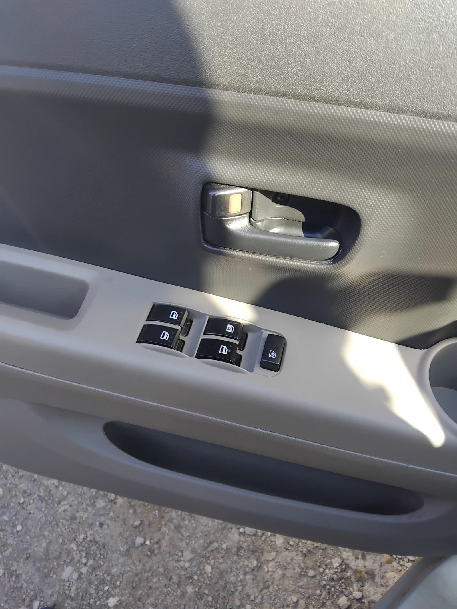 Daihatsu Sirion 1.0 12V, снимка 7 - Автомобили и джипове - 55271701