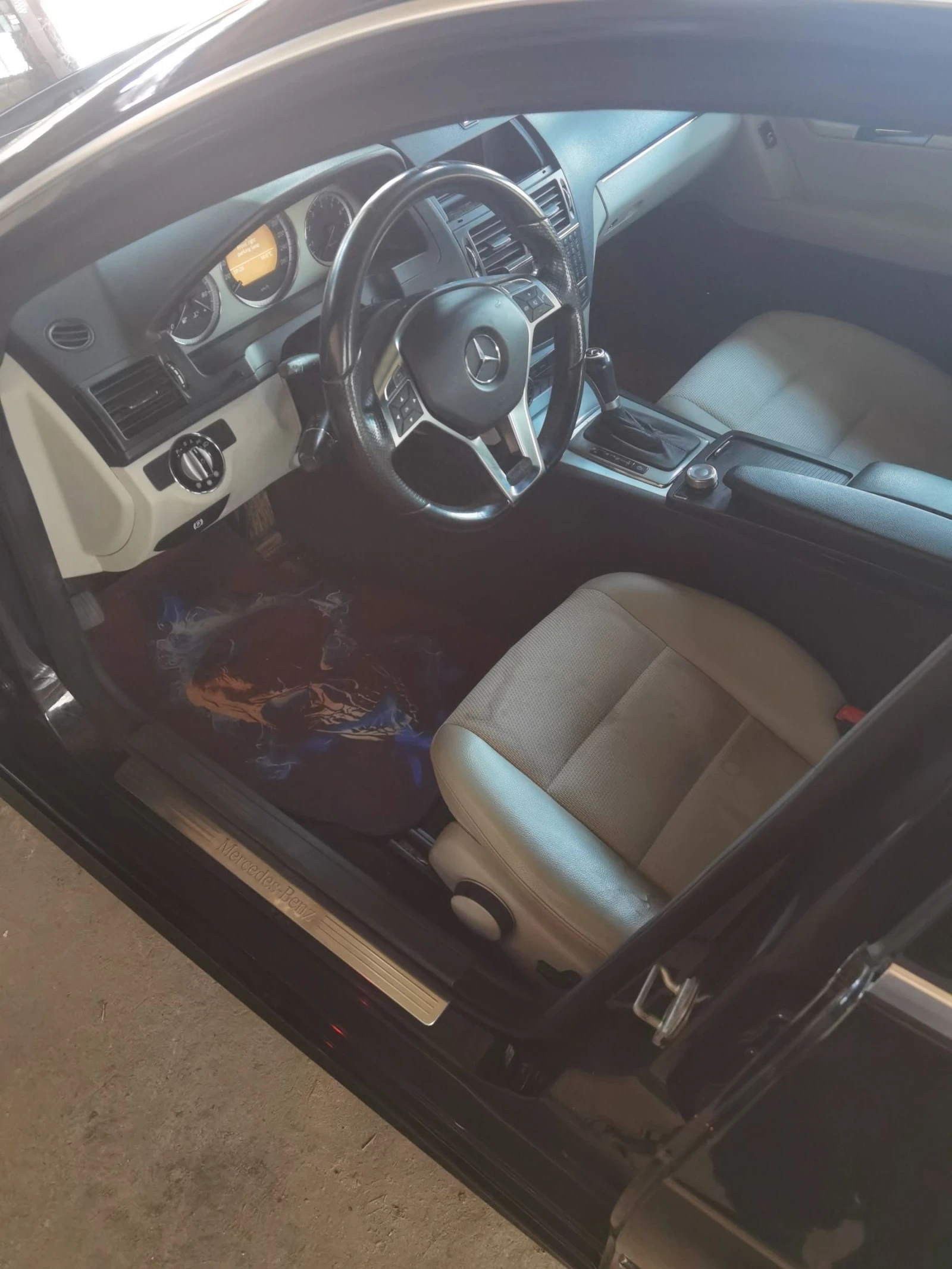 Mercedes-Benz C 180 W204, снимка 10 - Автомобили и джипове - 55341536