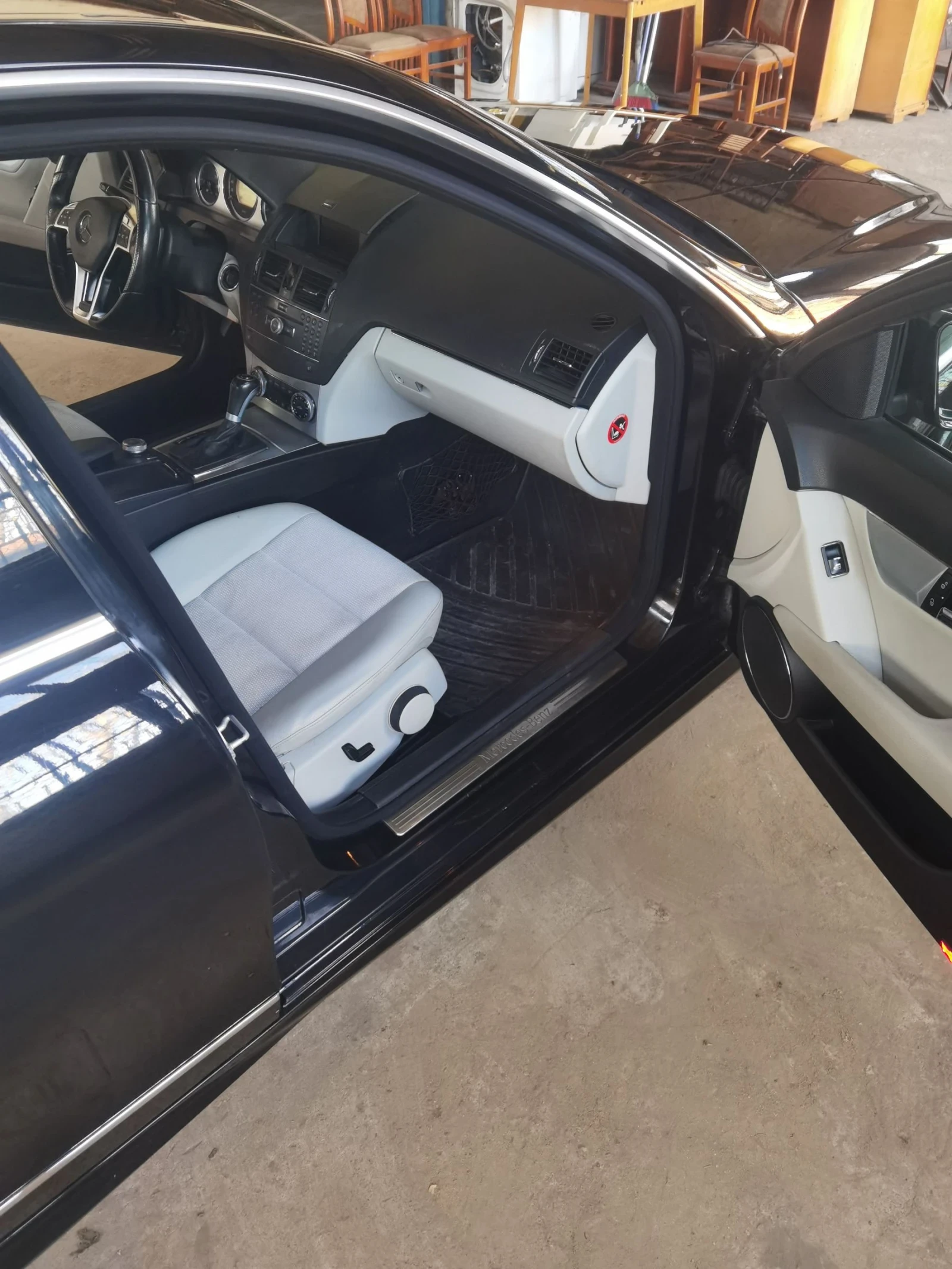 Mercedes-Benz C 180 W204, снимка 13 - Автомобили и джипове - 55341536