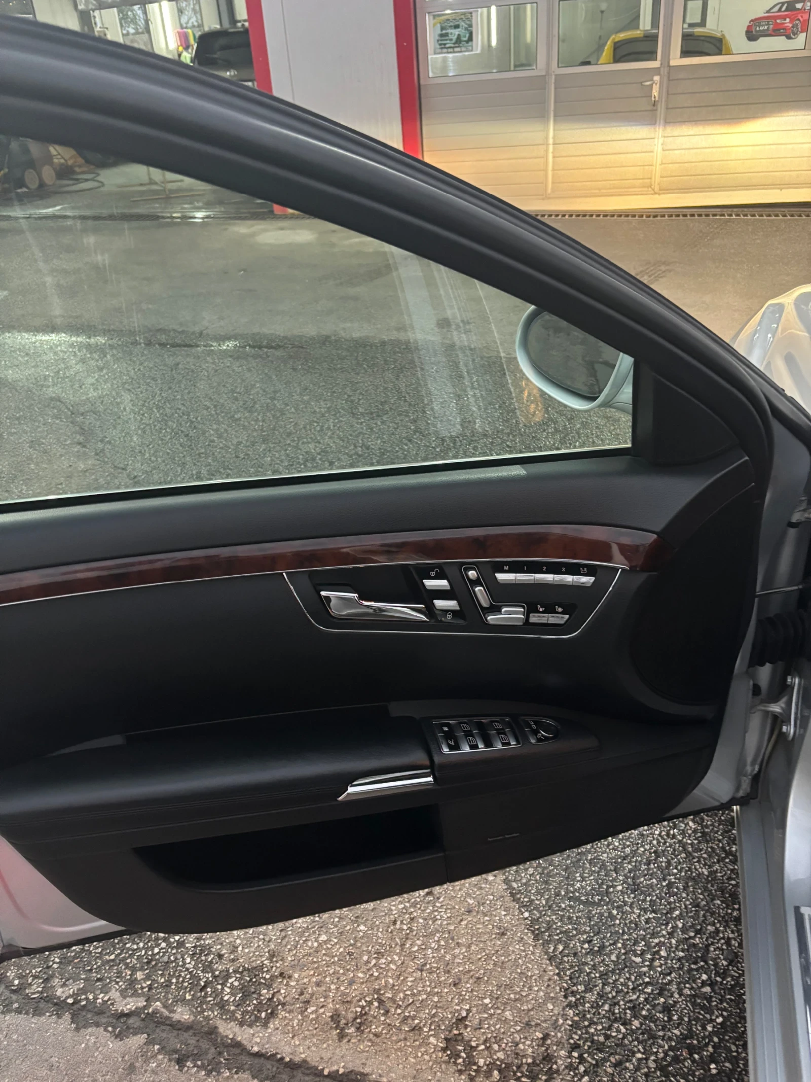 Mercedes-Benz S 320, снимка 11 - Автомобили и джипове - 55846834