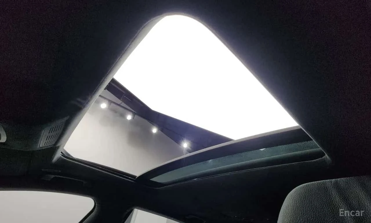 BMW 750 * 750Li M Sports * ЦЕНА ДО БГ, снимка 15 - Автомобили и джипове - 56296526