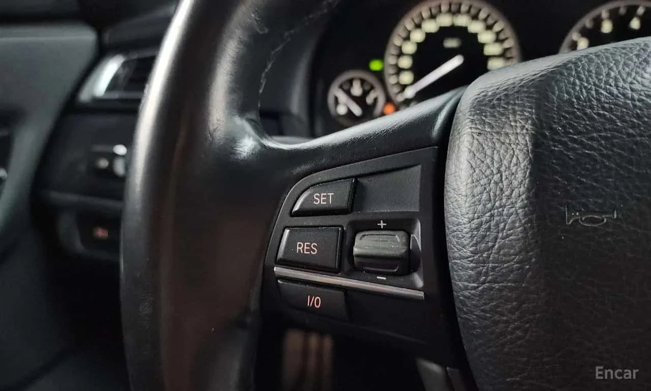BMW 750 * 750Li M Sports * ЦЕНА ДО БГ, снимка 9 - Автомобили и джипове - 56296526