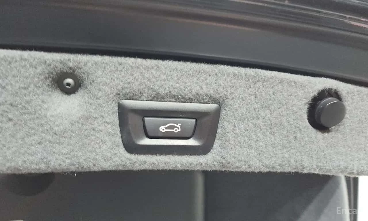 BMW 750 * 750Li M Sports * ЦЕНА ДО БГ, снимка 17 - Автомобили и джипове - 56296526