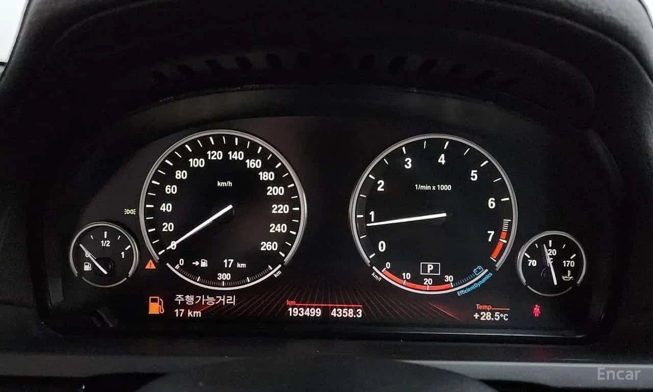 BMW 750 * 750Li M Sports * ЦЕНА ДО БГ, снимка 11 - Автомобили и джипове - 56296526