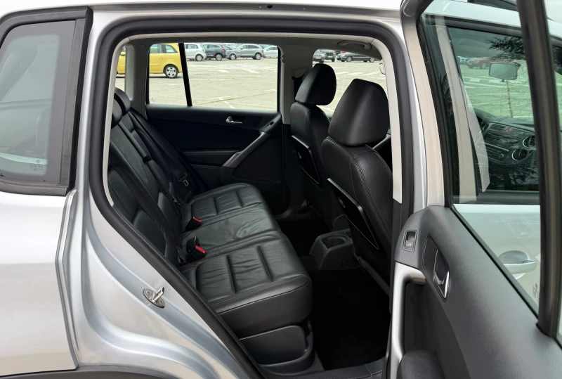 VW Tiguan 2.0TDI///4X4///Trend&Fun///Кожа///Top///, снимка 14 - Автомобили и джипове - 51986864