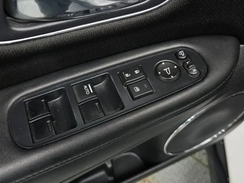 Honda Hr-v 1.8, снимка 15 - Автомобили и джипове - 56112325