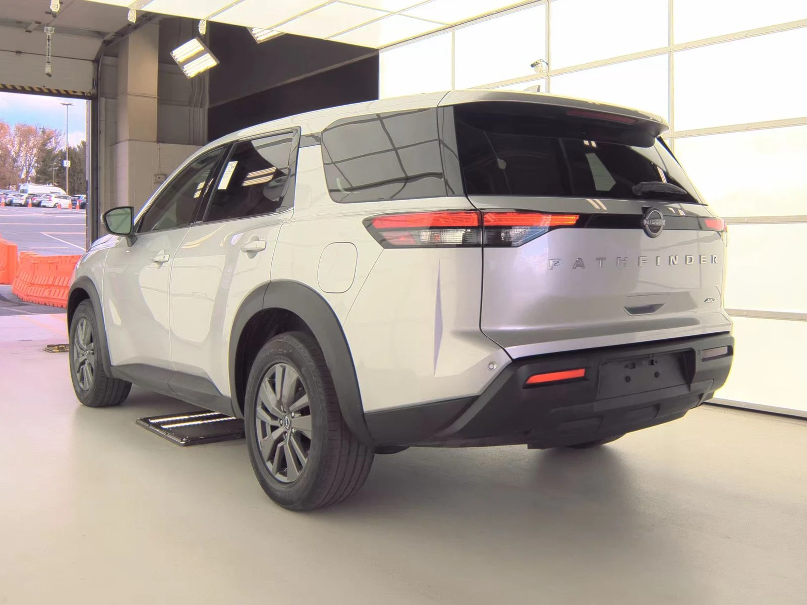 Nissan Pathfinder * S* 4X4 - изображение 7