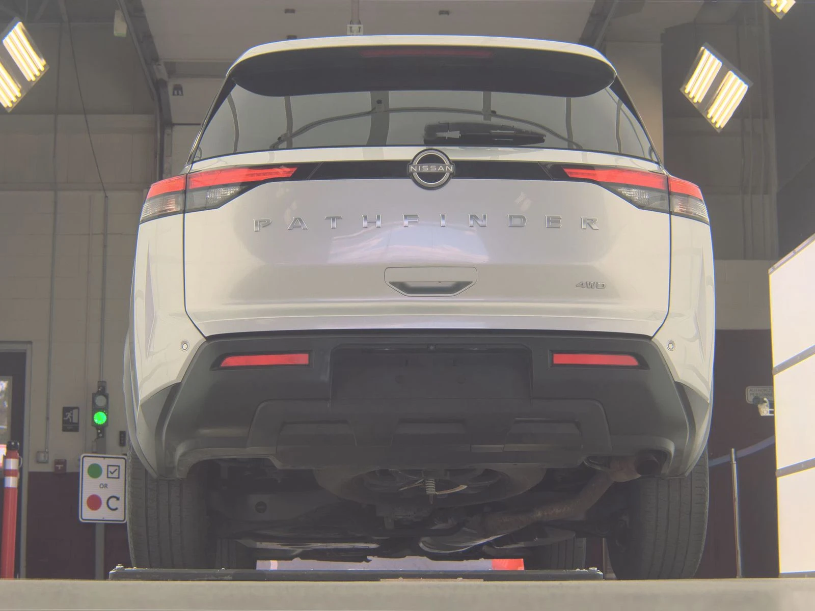 Nissan Pathfinder * S* 4X4 - изображение 6