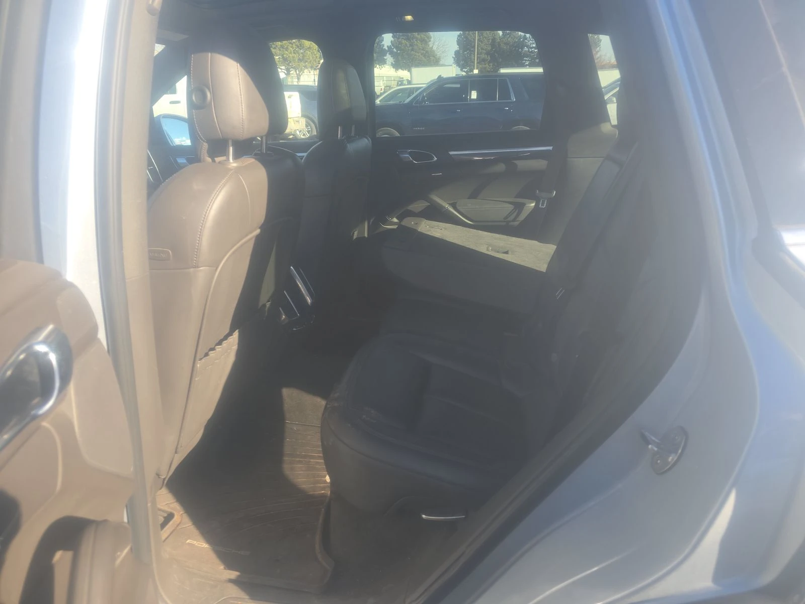 Porsche Cayenne S* PDK* ПОДГРЕВ* ОБДУХВАНЕ* 360КАМЕРА* ПАНОРАМА* , снимка 13 - Автомобили и джипове - 53916559