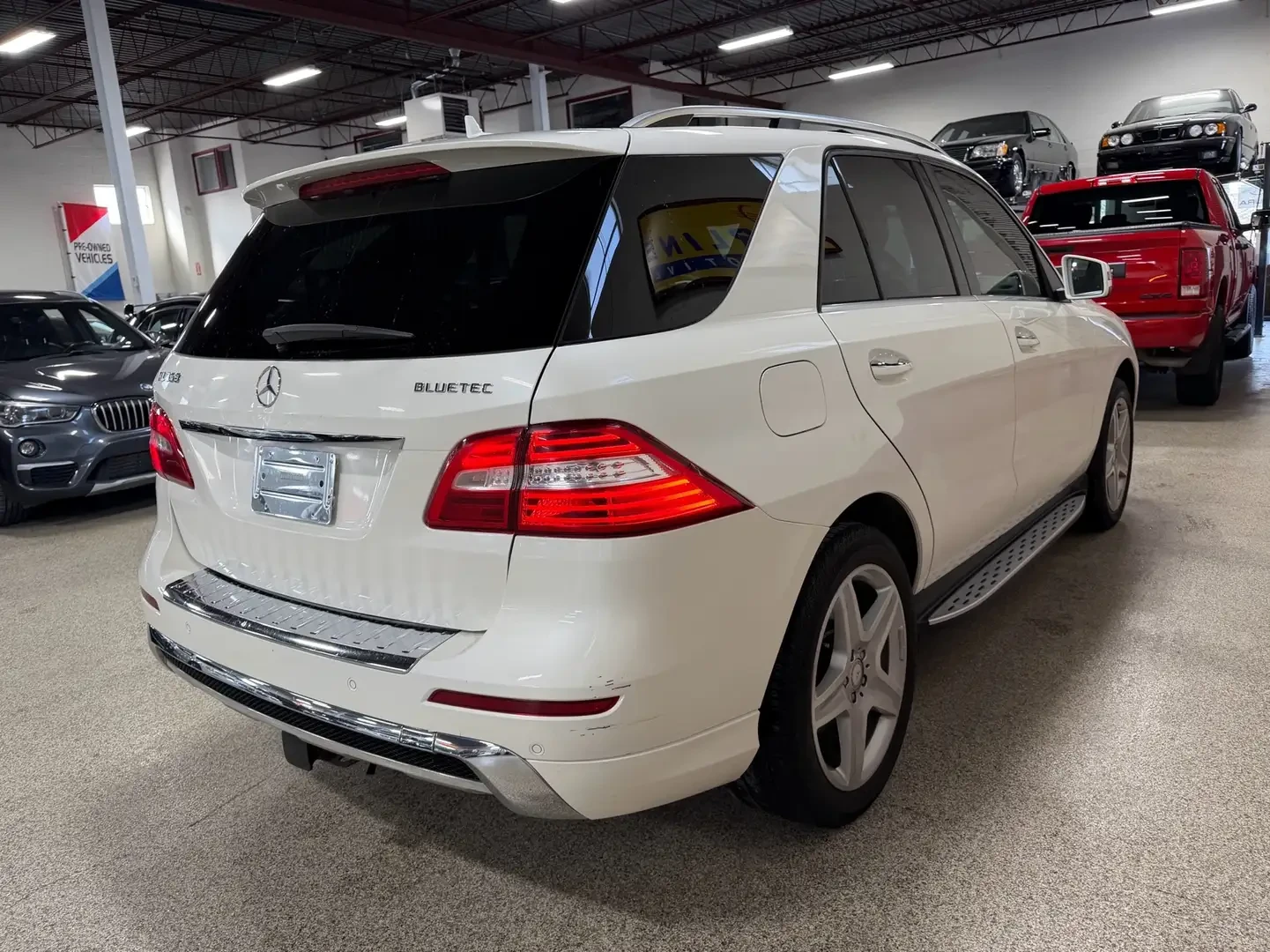 Mercedes-Benz ML 350 BlueTEC* AMG* Harman Kardon, снимка 4 - Автомобили и джипове - 55146017