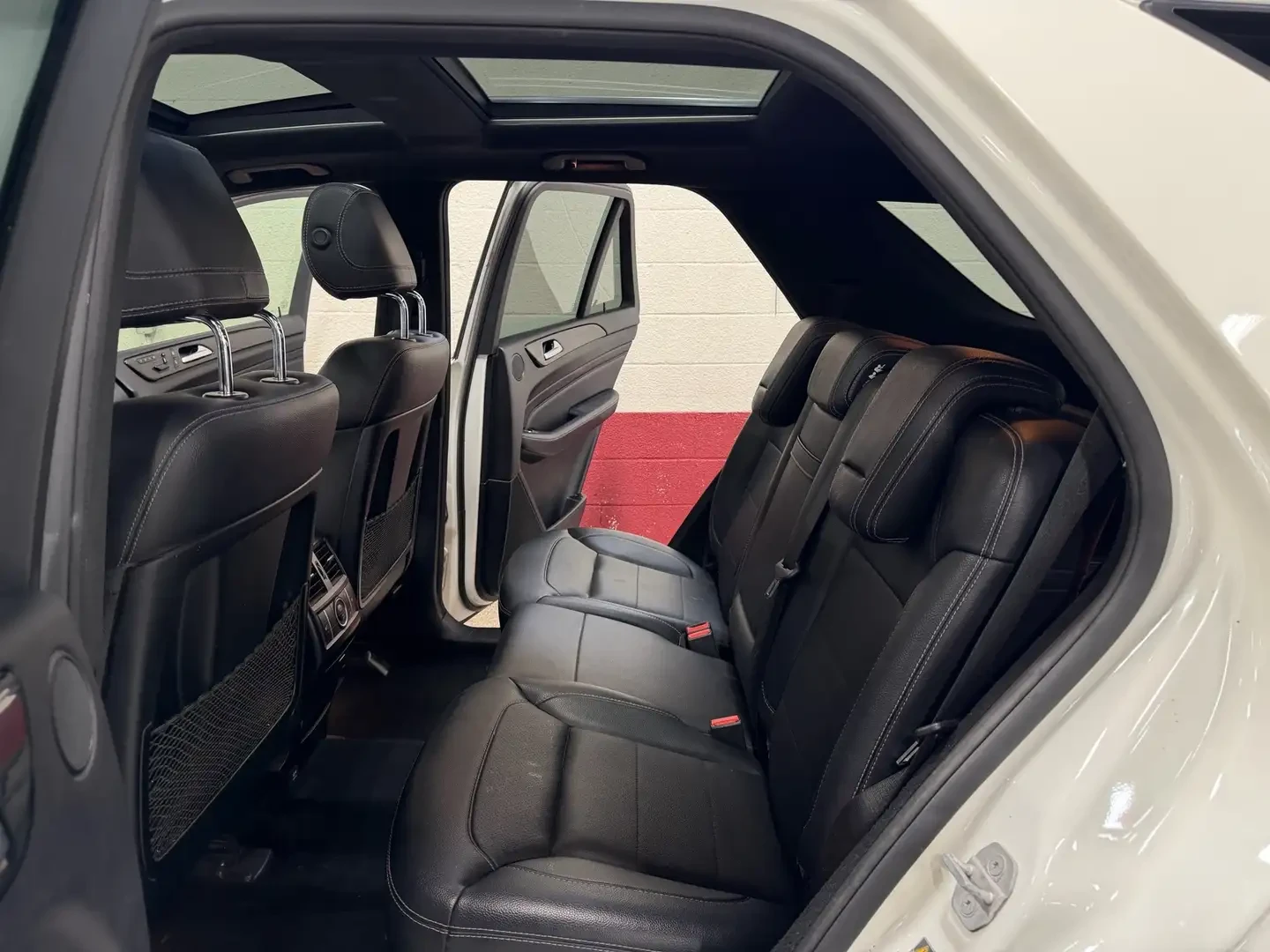 Mercedes-Benz ML 350 BlueTEC* AMG* Harman Kardon, снимка 10 - Автомобили и джипове - 55146017