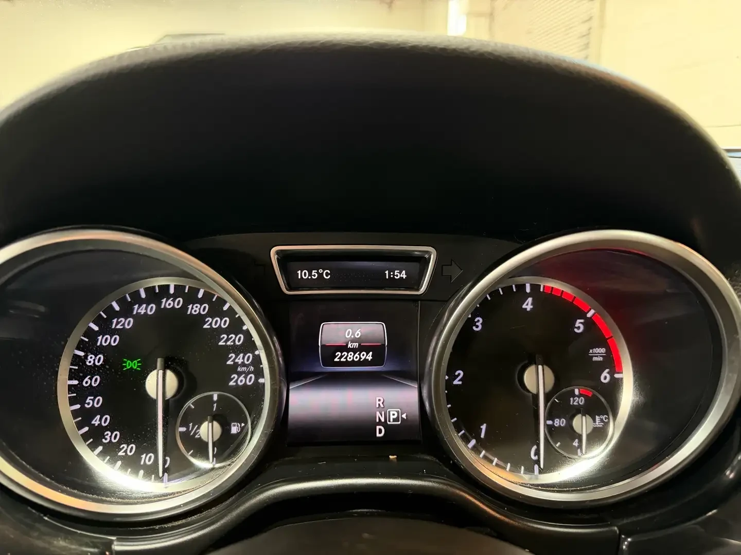 Mercedes-Benz ML 350 BlueTEC* AMG* Harman Kardon, снимка 13 - Автомобили и джипове - 55146017