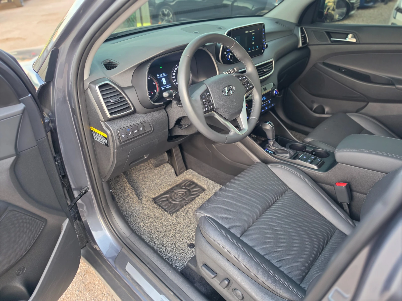 Hyundai Tucson 2.0D ! 2WD ! Premium !, снимка 8 - Автомобили и джипове - 55325283