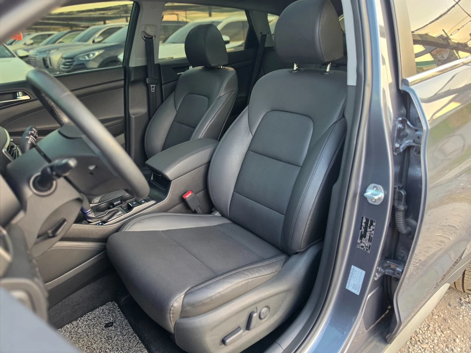 Hyundai Tucson 2.0D ! 2WD ! Premium !, снимка 7 - Автомобили и джипове - 55325283