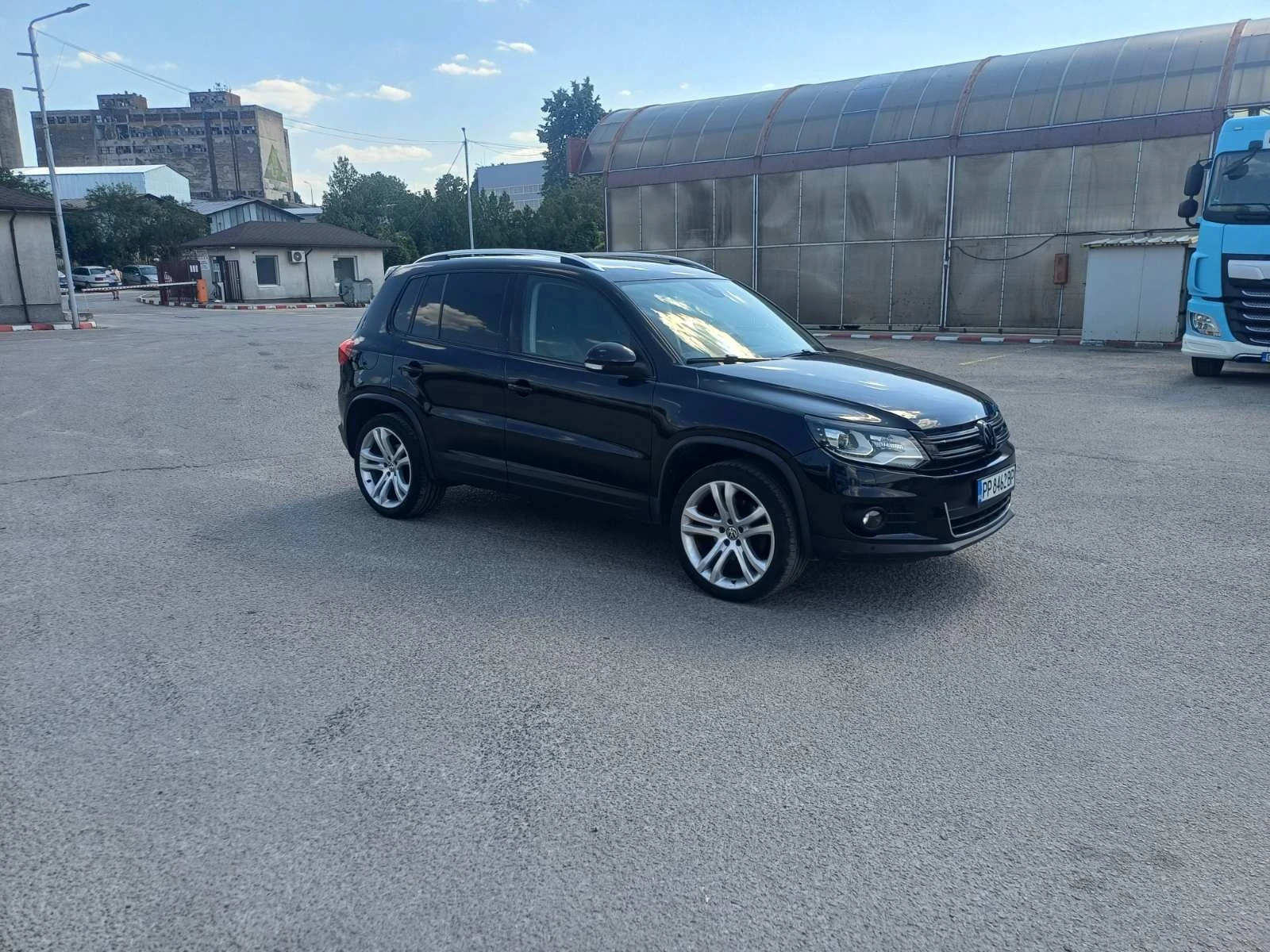 VW Tiguan, снимка 6 - Автомобили и джипове - 55556008