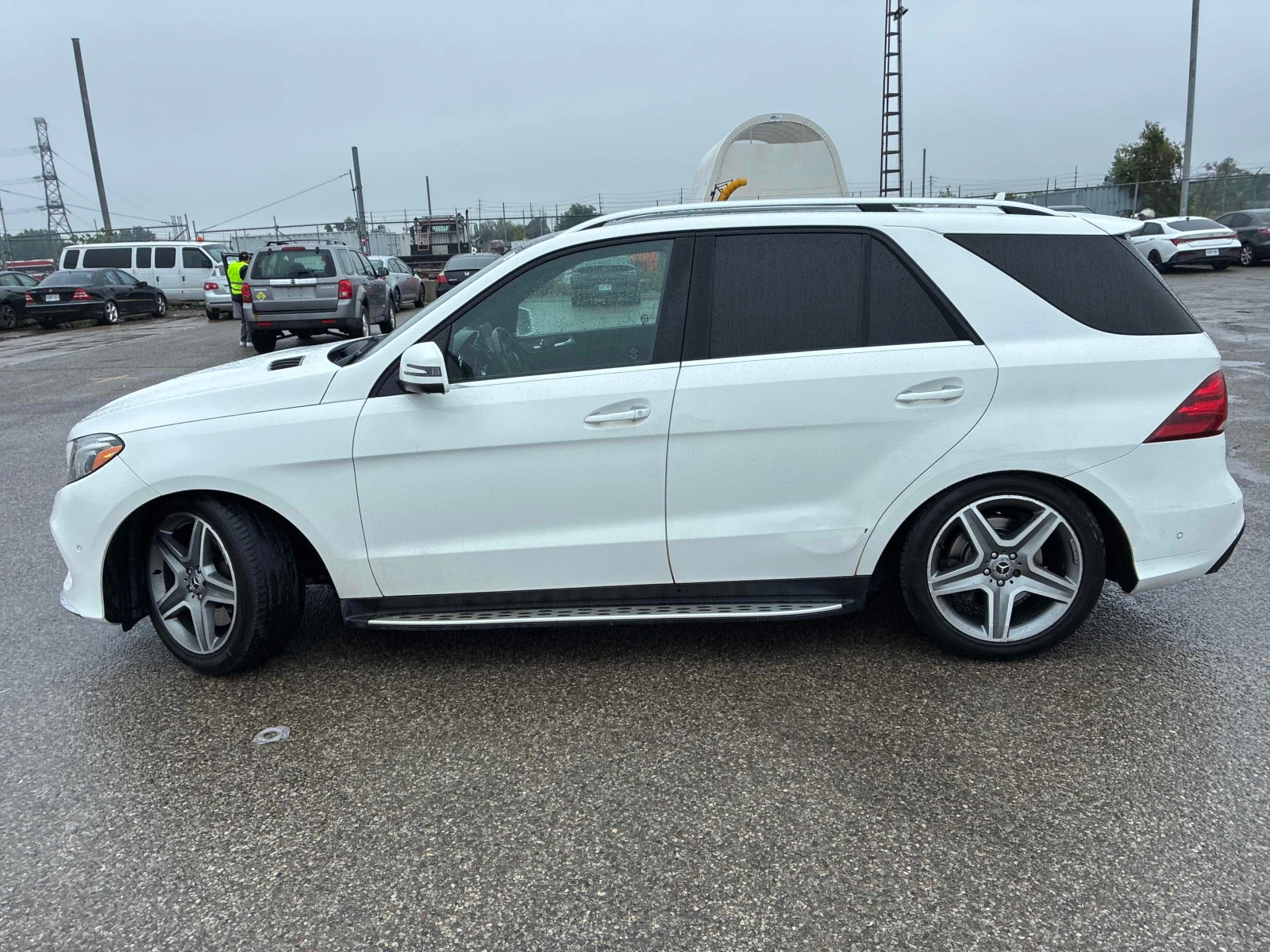 Mercedes-Benz GLE 400 4MATIC* DIS* H/K* PANO* , снимка 2 - Автомобили и джипове - 55905409