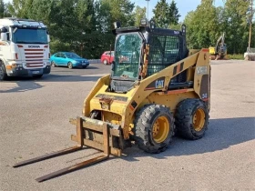 Мини челни товарачи Cat 246