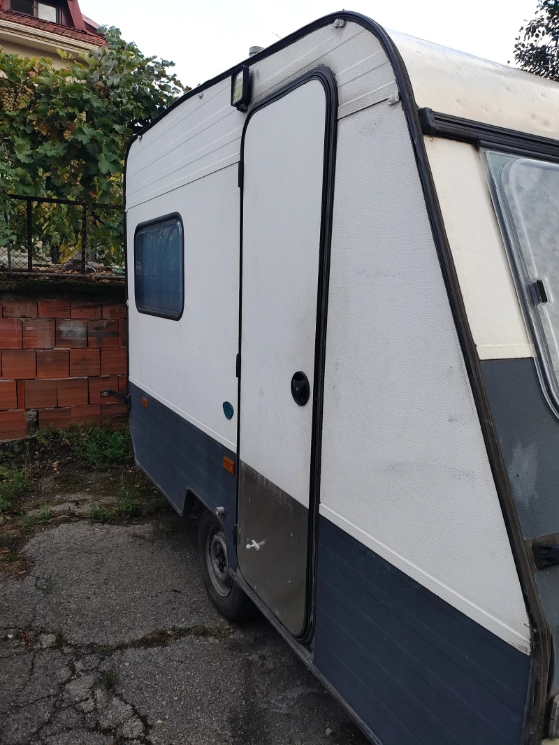 Каравана Adria 410 slt, снимка 2 - Каравани и кемпери - 51894925