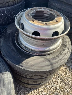 Гуми, снимка 2