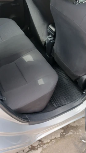 Toyota Yaris 1.33  | Mobile.bg    13