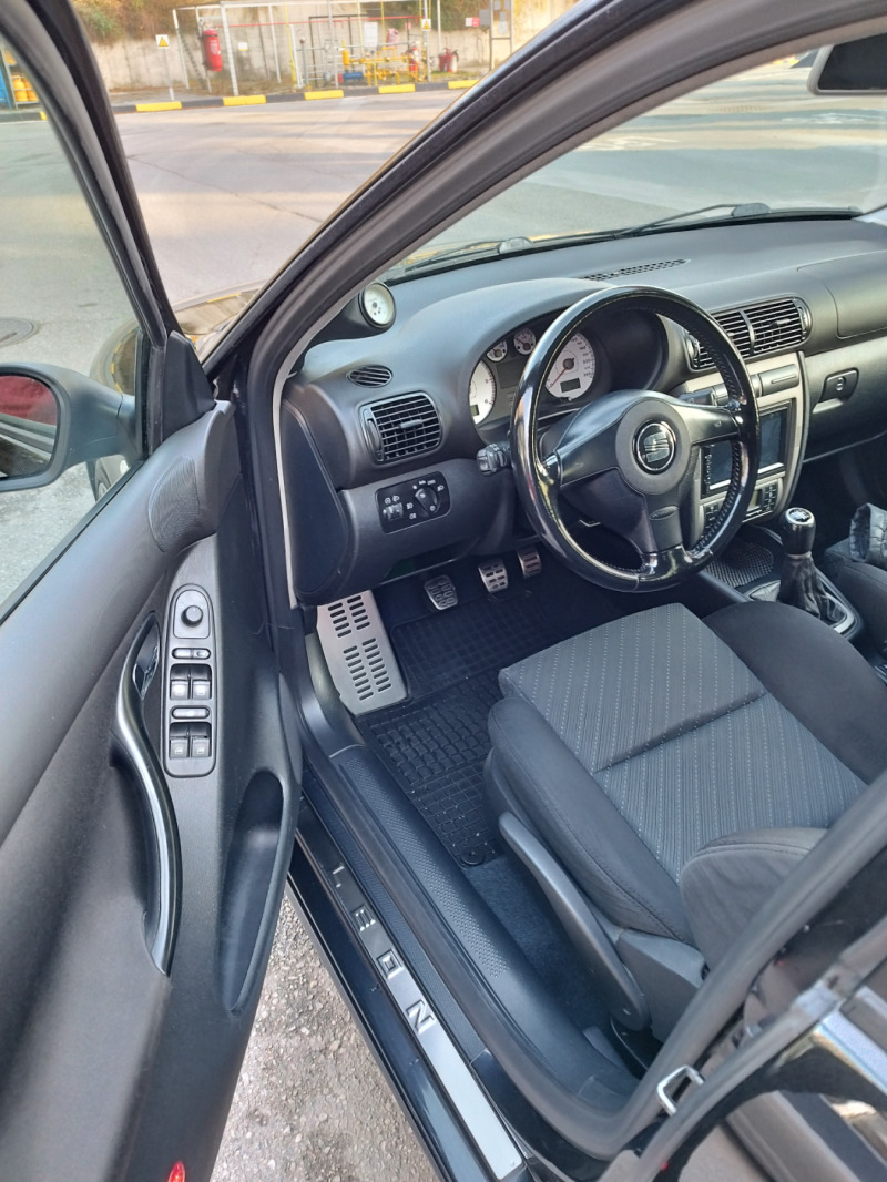 Seat Leon, снимка 4 - Автомобили и джипове - 44255885