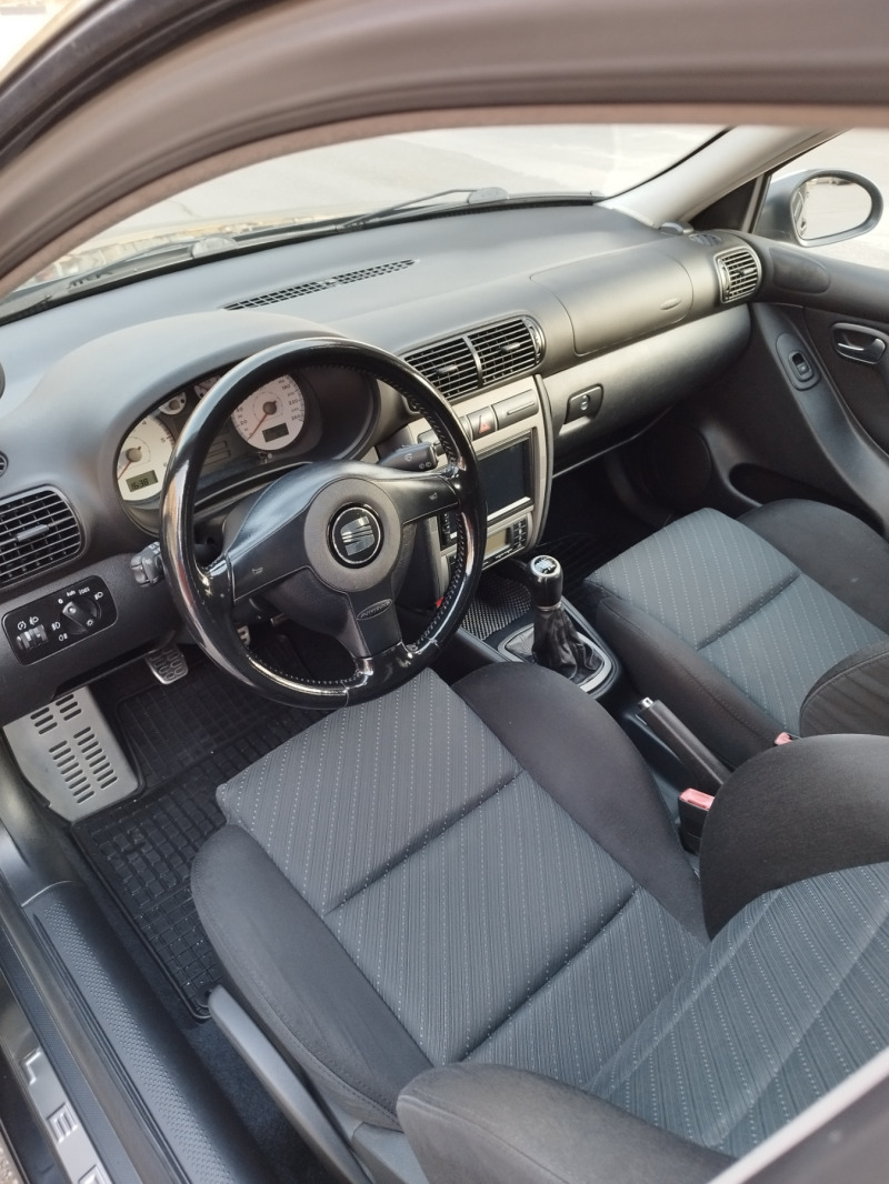 Seat Leon, снимка 5 - Автомобили и джипове - 44255885