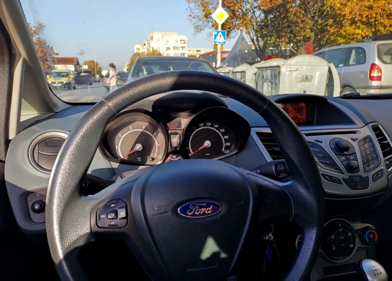 Ford Fiesta 16v A/C (MK-7), снимка 5 - Автомобили и джипове - 47938114