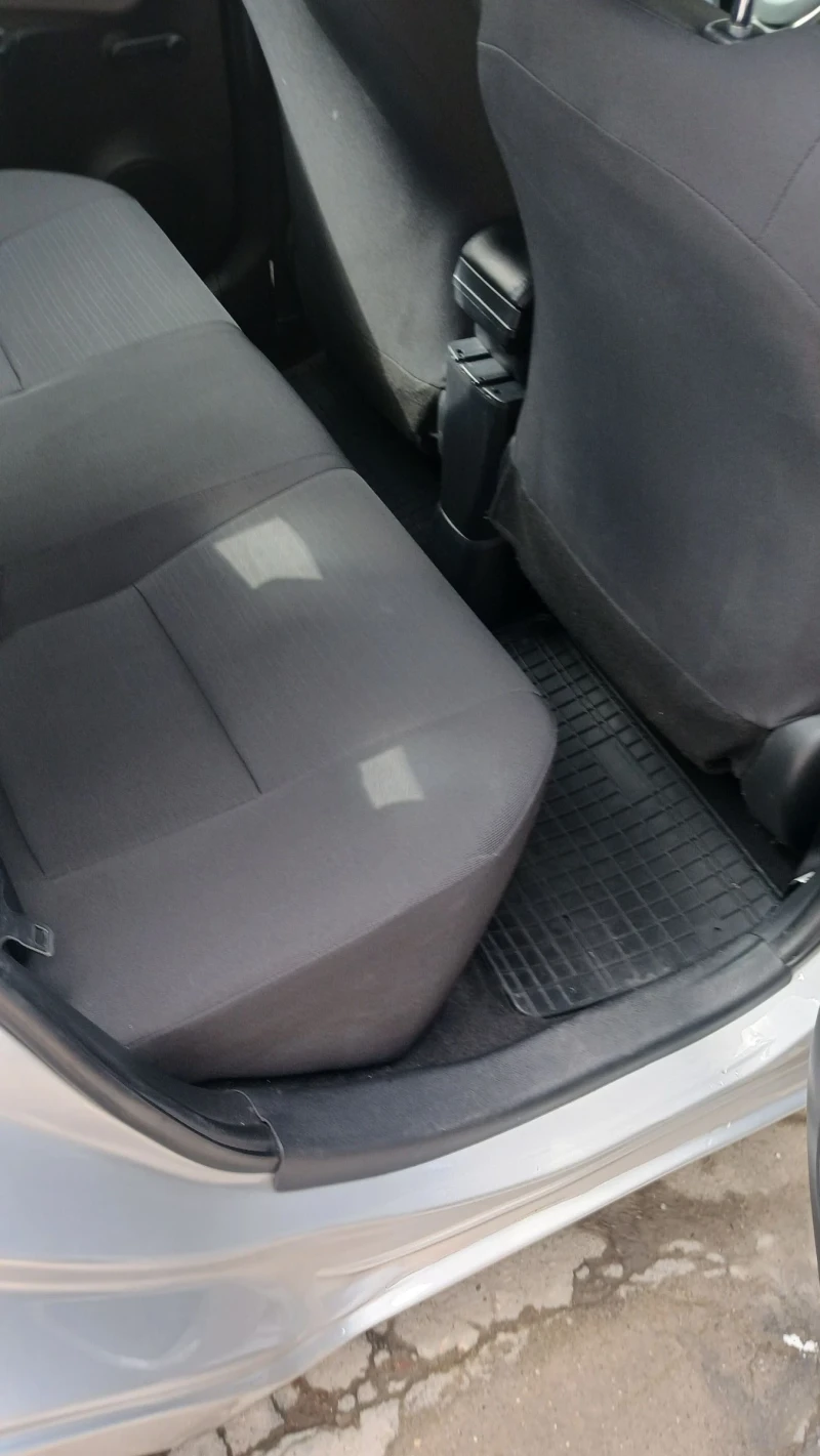 Toyota Yaris 1.33 газ, снимка 12 - Автомобили и джипове - 50239297
