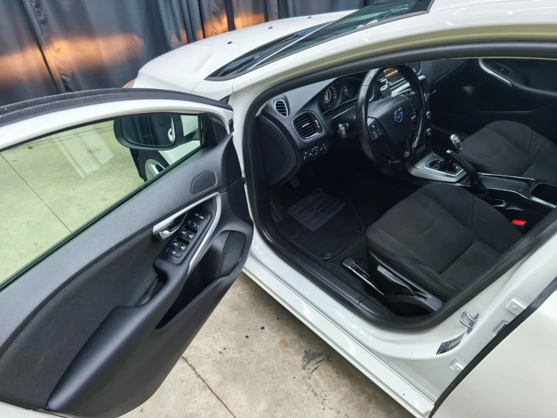 Volvo V40 1.6TDI 6c.k Euro5B, снимка 7 - Автомобили и джипове - 51130695