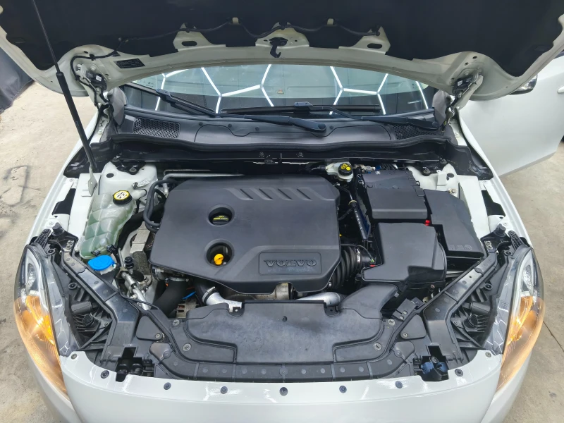 Volvo V40 1.6TDI 6c.k Euro5B, снимка 16 - Автомобили и джипове - 51130695