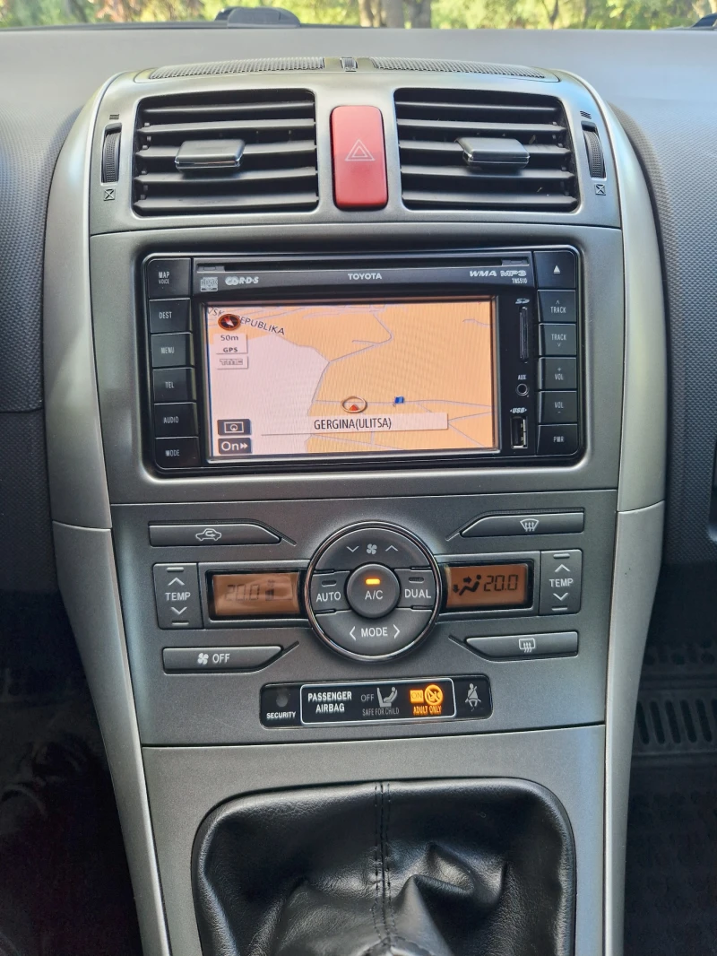 Toyota Auris, снимка 14 - Автомобили и джипове - 52326128