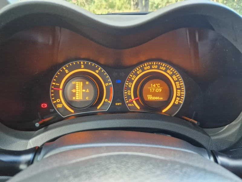 Toyota Auris, снимка 13 - Автомобили и джипове - 52326128